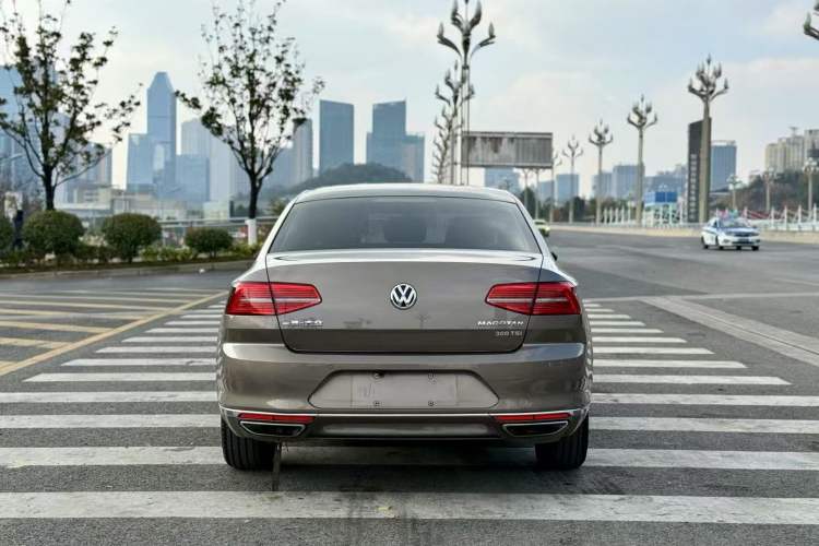 Used Volkswagen Magotan 2017 380TSI DSG Luxury Model
