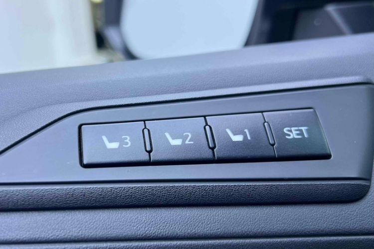 Used Toyota Vellfire 2020 Dual-Engine 2.5L HV Prestige Edition
