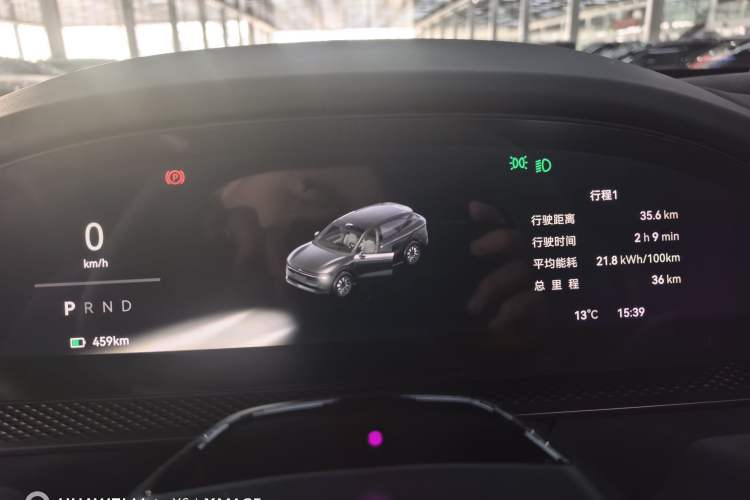 Used Zeekr 7X 2025 100 kWh Long-Range Rear-Wheel Drive with Intelligent Driving Features
