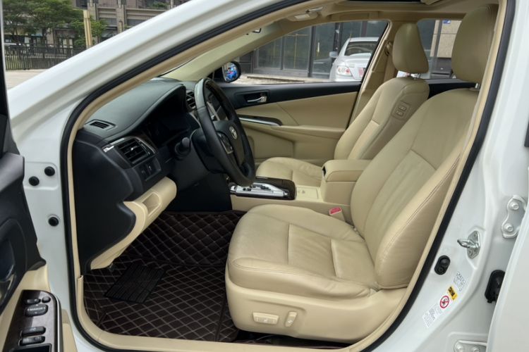 Used Toyota Camry 2015 2.0G Premier Edition
