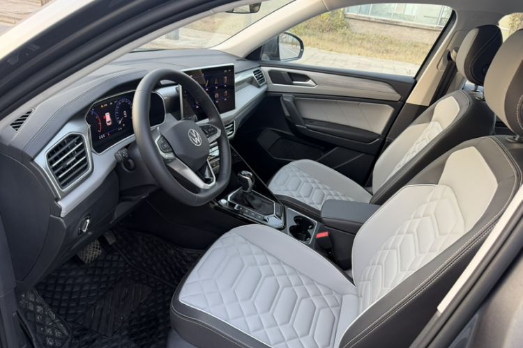 Used Volkswagen Tayron 2023 330TSI Two-Wheel-Drive R-Line High-Energy Version
