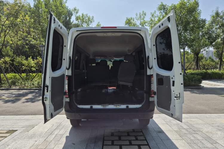 Used  Sunray 2022 2.0T Fuel-Efficient King PLUS Express Version Mid-axle 5-6 Seats HFC4DB3-2E4
