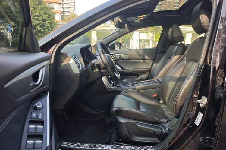 Used Mazda CX-4 2018 2.0L Automatic Two-Wheel Drive Blue Sky Premium Upgrade Version China VI Standard
