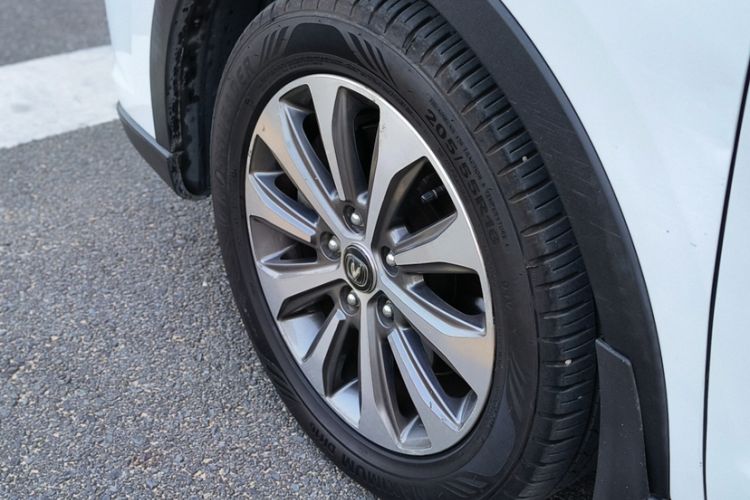 Used Changan Lingxuan 2017 1.6L Manual Elite Model
