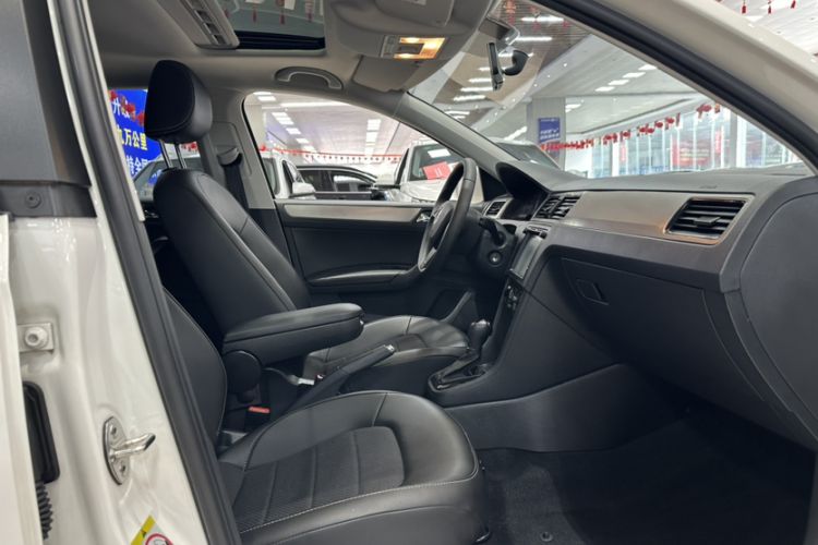 Used Skoda Rapid Spaceback 2016 Revised 1.6L Automatic Chuanxing Version
