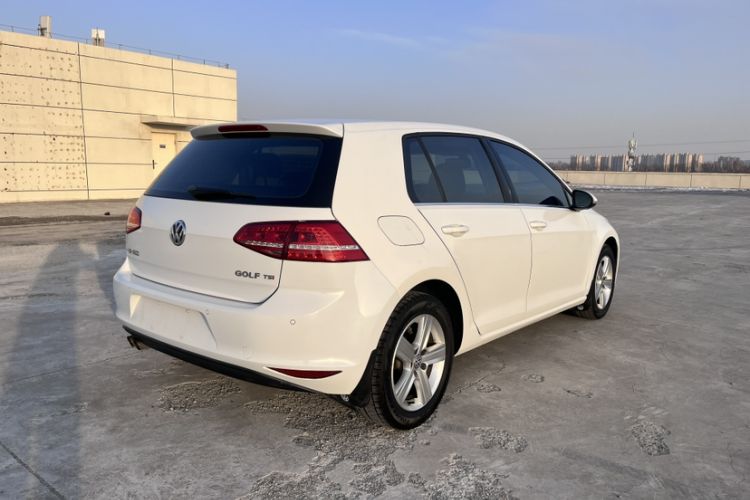 Used Volkswagen Golf 2015 1.4TSI Automatic Luxury Model
