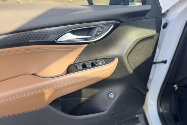 Used Buick Envision 2020 Encore S 652T Four-Wheel Drive Luxury Model
