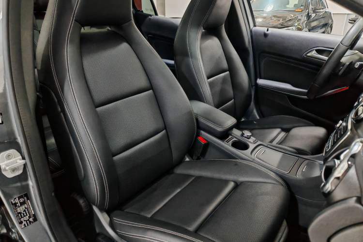 Used Mercedes-Benz GLA 2017 GLA 220 4MATIC Fashion Model
