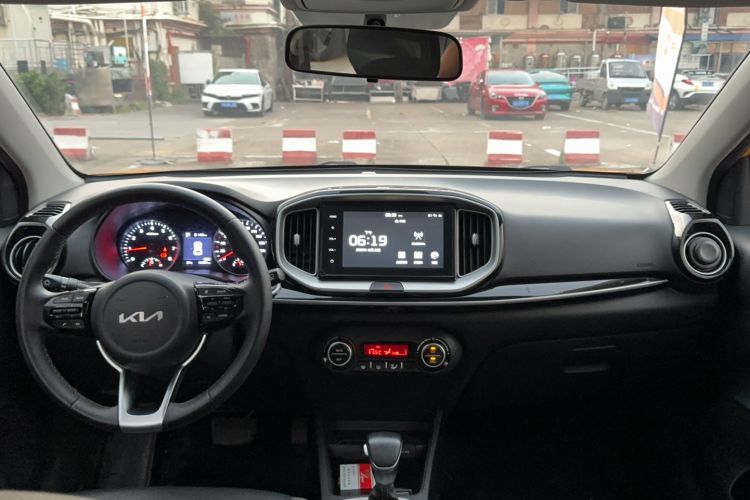 Used Kia Stonic 2021 1.4L CVT Sunroof Model
