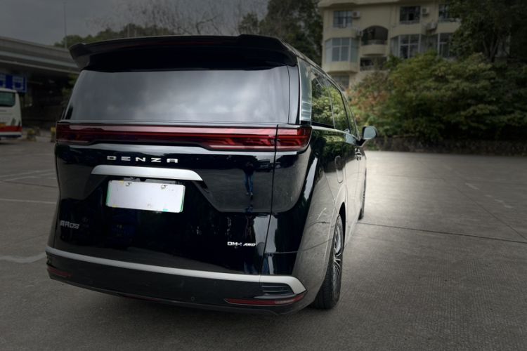 Used Denza D9 2022 DM-i 970 Four-Wheel Drive Prestige Model