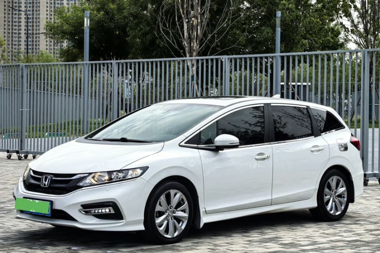 Used Honda Jade 2017 1.8L automatic Comfort version 5 seats
