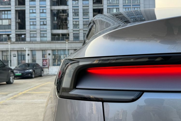 Used Tesla Model Y 2025 Rear-Wheel-Drive Version