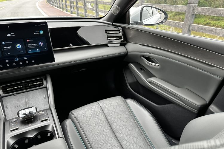 Used BYD Qin L 2024 DM-i 120KM Excellence Model
