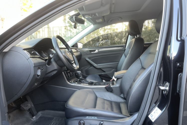 Used Volkswagen Passat 2017 330TSI DSG Prestige Edition
