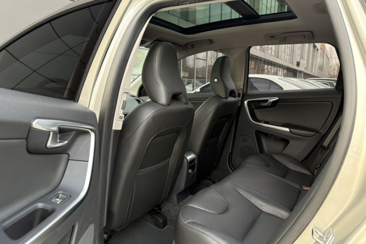 Used Volvo XC60 2017 T5 Smart Upgrade Edition
