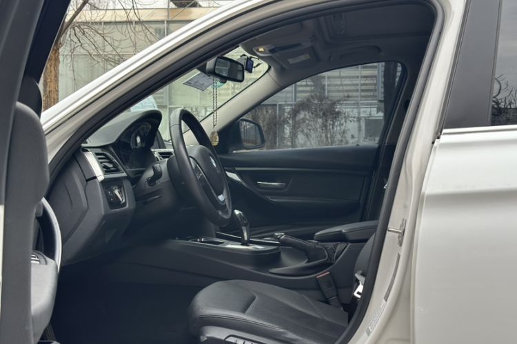 Used BMW 3 Series 2017 320Li Fashion Model
