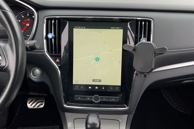 Used Roewe RX5 2016 20T Two-Wheel Drive Automatic Internet Smart Edition
