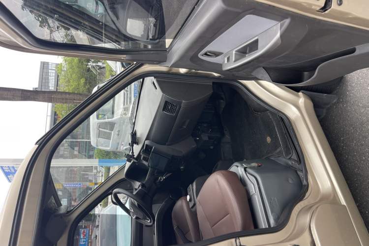 Used Wuling Rongguang EV 2022 Basic Passenger Bus Powered by Penghui Battery
