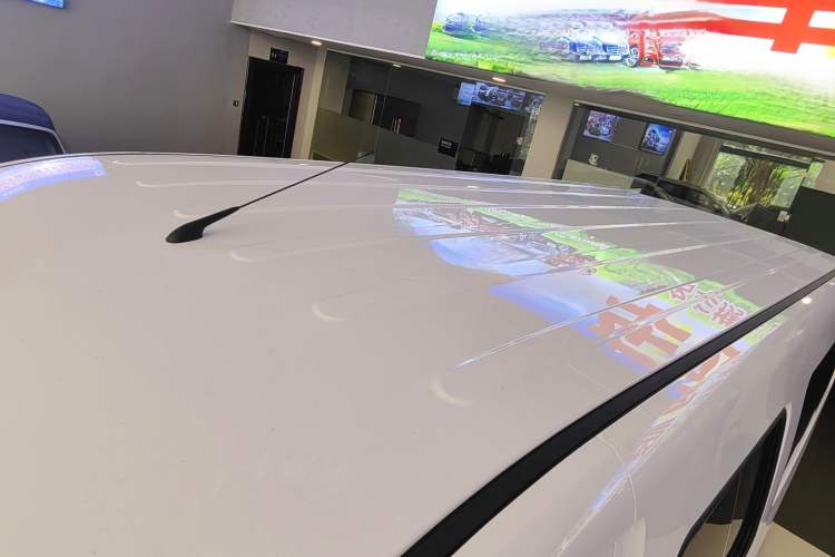 Used Wuling Yangguang 2024 300KM Comfort Version Passenger Van 75kW
