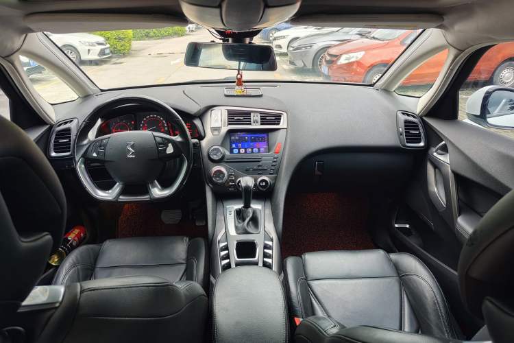 Used  5 2014 1.6T Elegant Version THP160