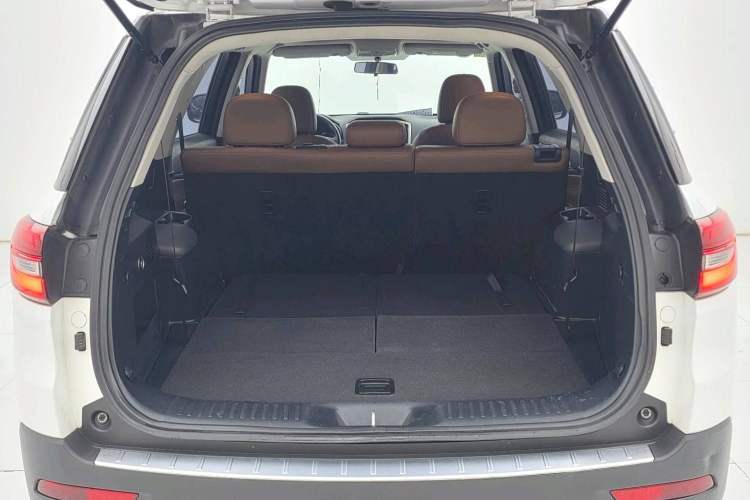 Used Changan CS95 2017 2.0T Two-Wheel Drive Zhiyuan Edition
