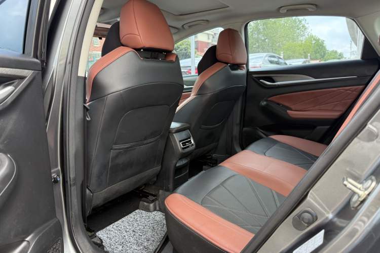 Used Changan Eado 2023 Changan Edition PLUS Blue Whale NE 1.4T GDI DCT Prestige Version
