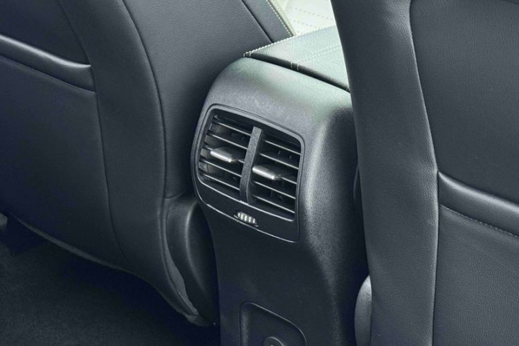 Used Ford Escape 2020 EcoBoost 245 Two-Wheel-Drive Titanium Edition
