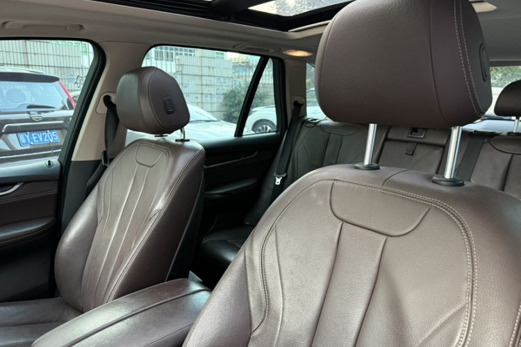 Used BMW X5 2015 xDrive28i
