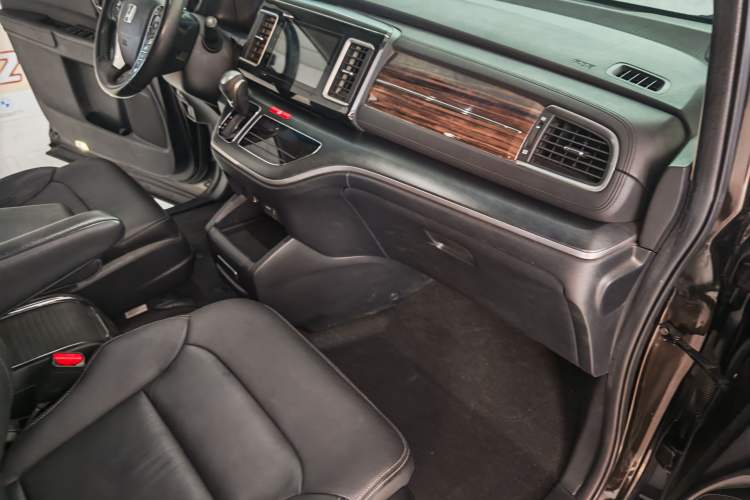 Used Honda Elysion 2016 2.4L Luxury Edition
