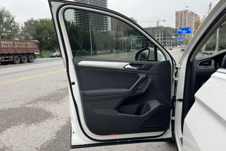 Used Volkswagen Tiguan L 2019 330TSI Automatic Two-Wheel Drive Panoramic Comfort Edition China V Standard
