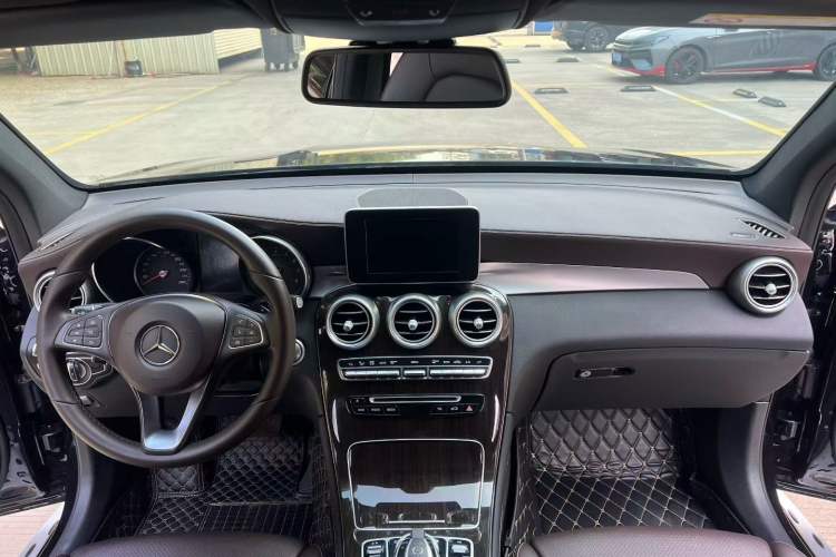 Used Mercedes-Benz GLC 2018 Facelifted GLC 260 4MATIC Dynamic Edition