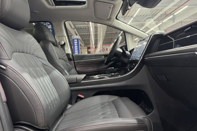 Used GAC Trumpchi M8 2024 Master Series 400T Prestige Edition
