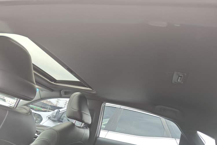 Used Toyota Avalon 2019 2.0L Luxury Edition China VI Standard
