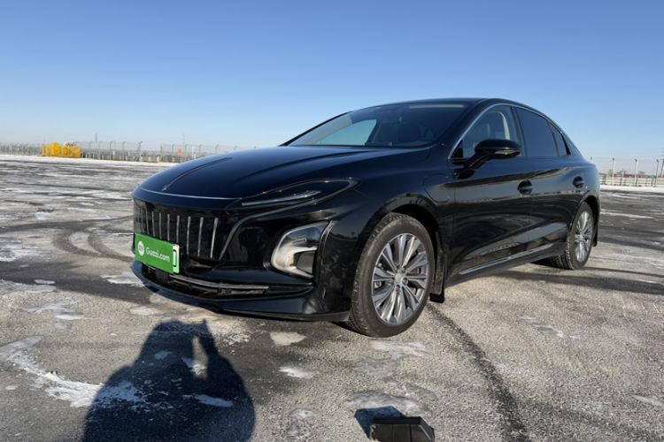 Used Hongqi E-QM5 2022 431 km Charge & Enjoy Edition