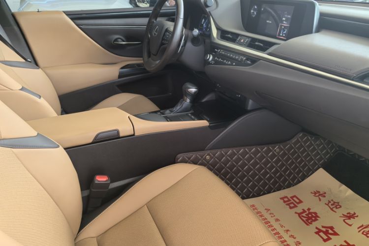 Used Lexus ES 2020 260 Excellence Edition
