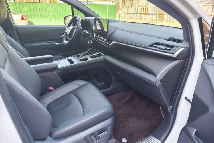 Used Toyota Sienna 2021 2.5L Hybrid Premium Edition