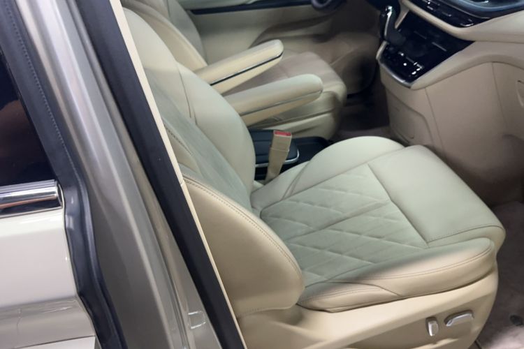 Used Buick GL8 2023 ES Lu Zun Luxury Model
