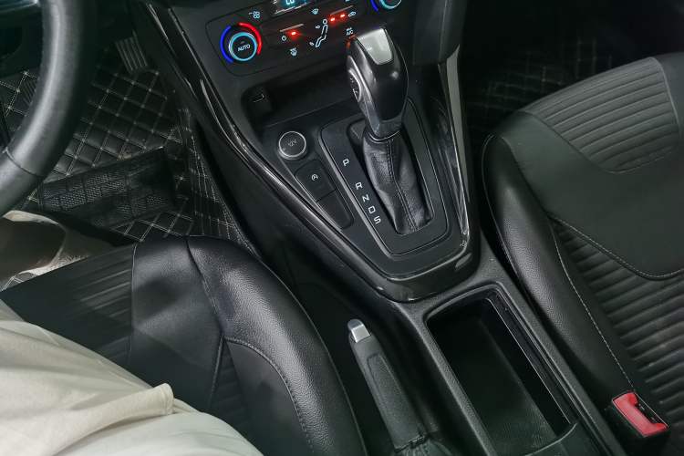 Used Ford Focus 2017 Sedan EcoBoost 125 Automatic Supreme Style SmartDrive Edition
