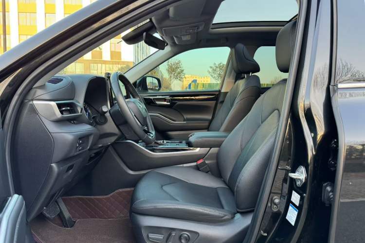 Used Toyota Highlander 2022 Dual-Engine 2.5L Four-Wheel Drive Prestige Version 7 Seats