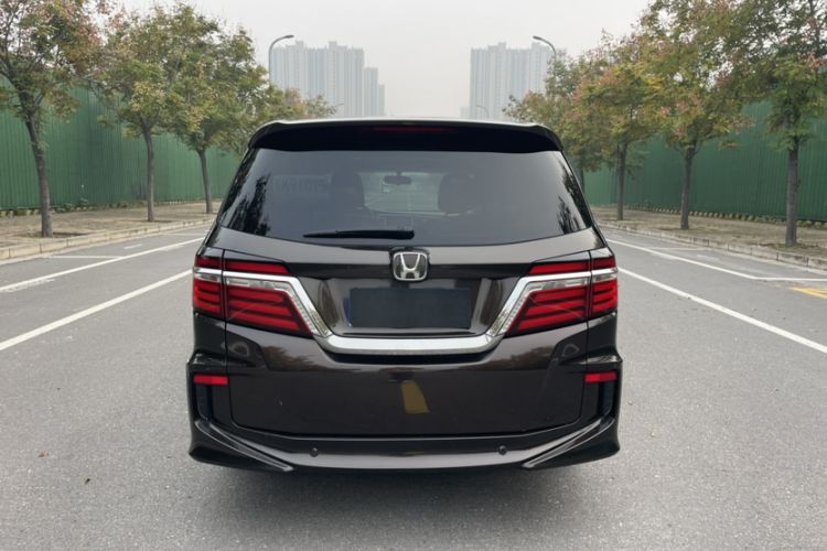 Used Honda Elysion 2016 2.4L Classic Edition
