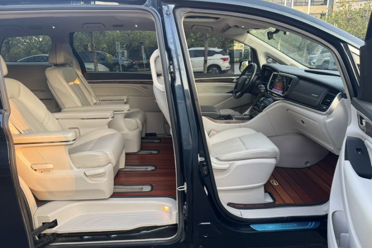 Used GAC Trumpchi M8 2018 320T Luxury Edition
