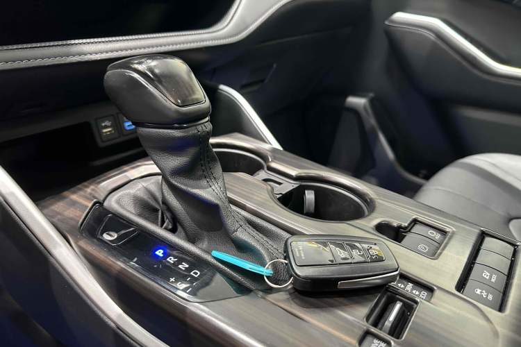 Used Toyota Highlander 2022 Dual-Engine 2.5L Two-Wheel Drive Prestige Edition 7-Seater
