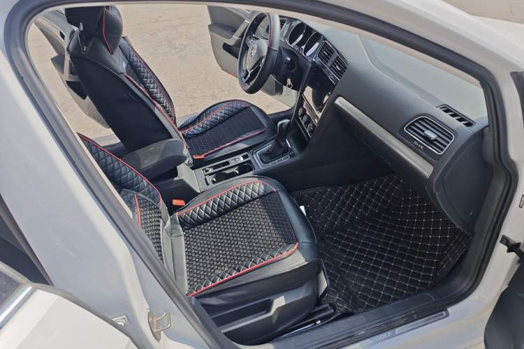 Used Volkswagen Golf 2020 200TSI DSG Comfortable and Ambitious Edition
