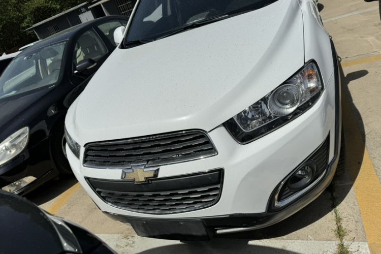 Used Chevrolet Captiva 2015 2.4L 4x4 Flagship Edition 7-Seater
