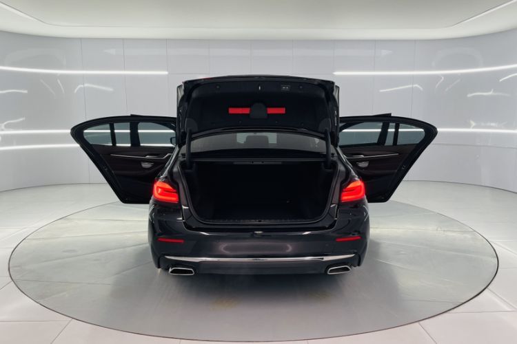 Used BMW 5 Series 2022 Second Facelift 530Li Luxury Edition Premium Package