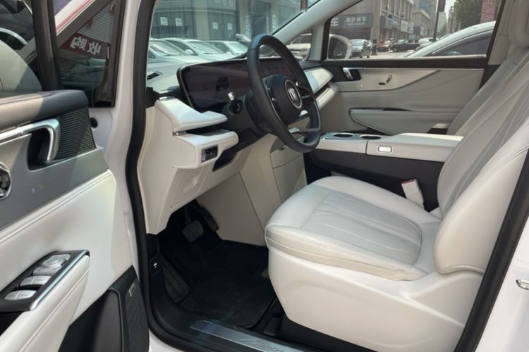 Used Buick GL8 New Energy 2024 Lu Zun Deluxe Edition 7-Seater
