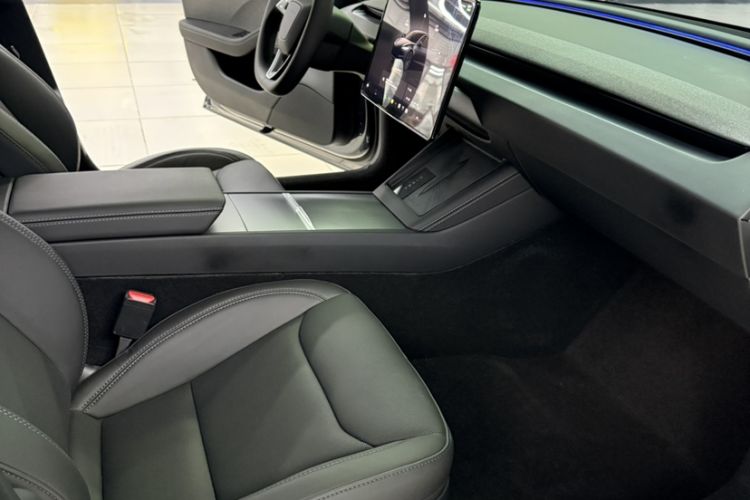 Used Tesla Model 3 2025 Rear-Wheel-Drive Version