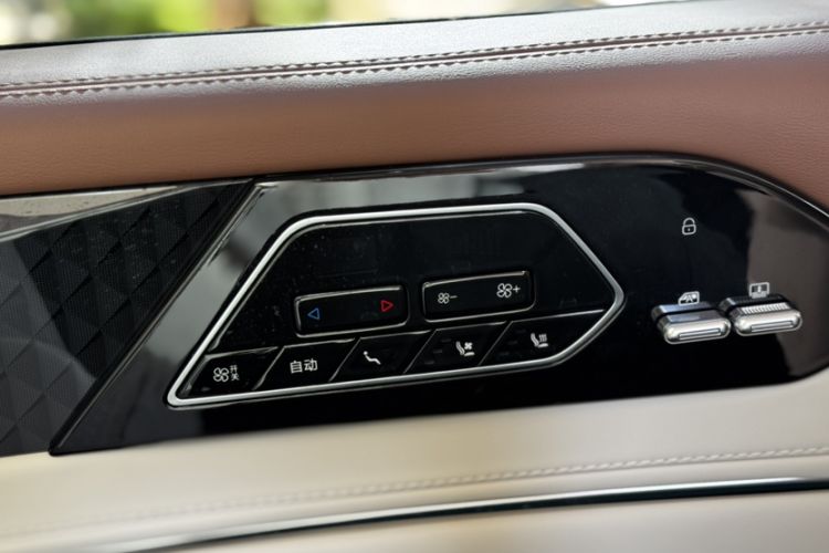 Used BYD Xia 2025 DM-i 1.5T 180km Excellence Model
