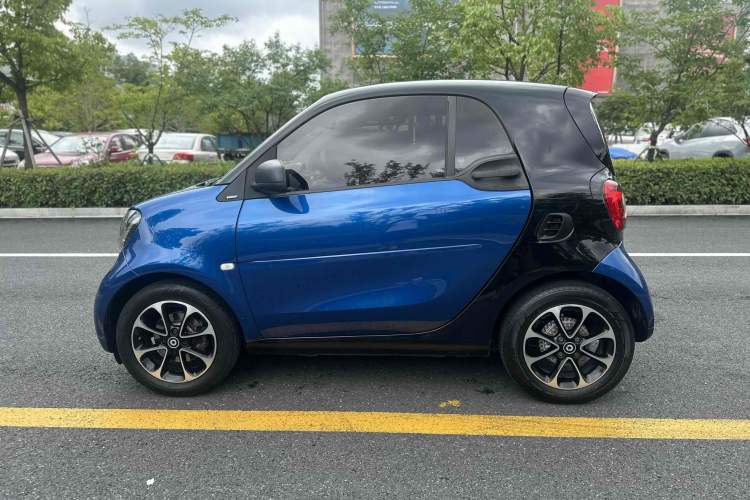 Used  fortwo 2015 1.0L 52 kW Hardtop Passion Edition
