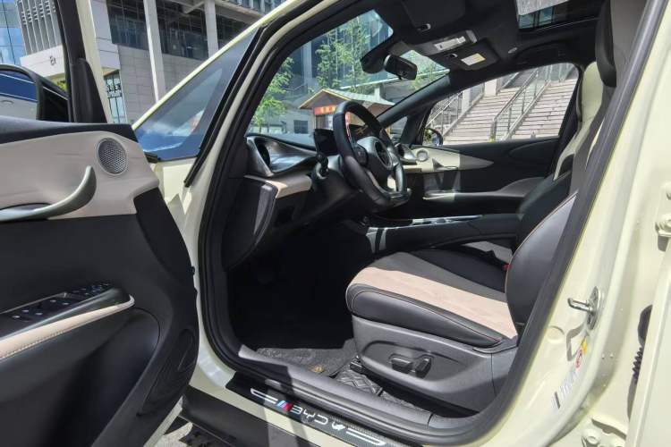 Used BYD Dolphin 2023 420 km Fashion Edition
